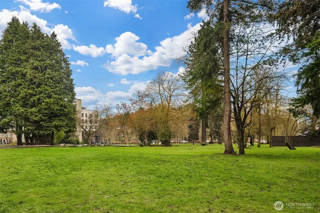 $999,999 | 9608 Northeast 182nd Court, Unit D, Bothell, WA 98011