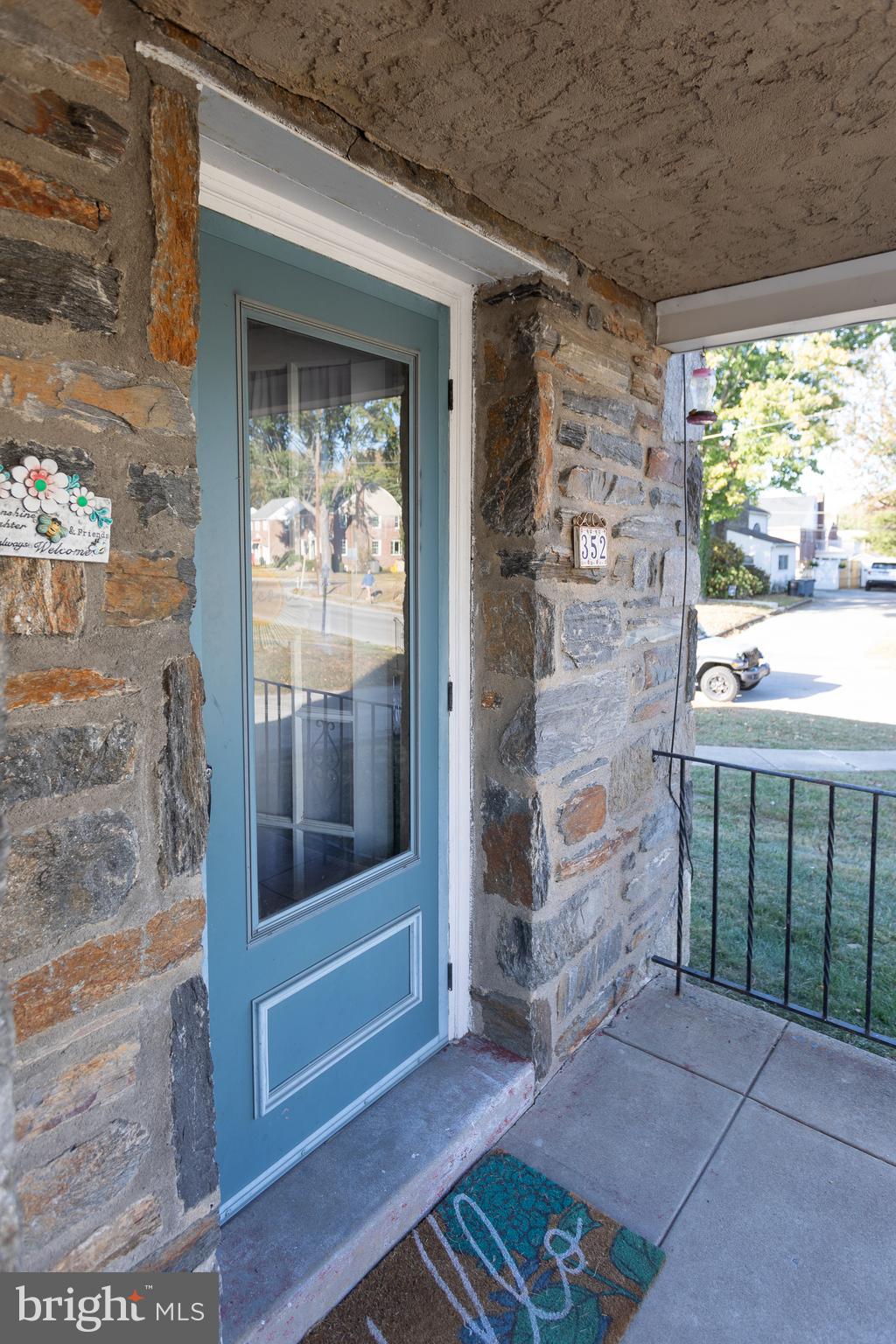 352 Lynbrooke Road Springfield, PA 19064 - Photo 4 of 25