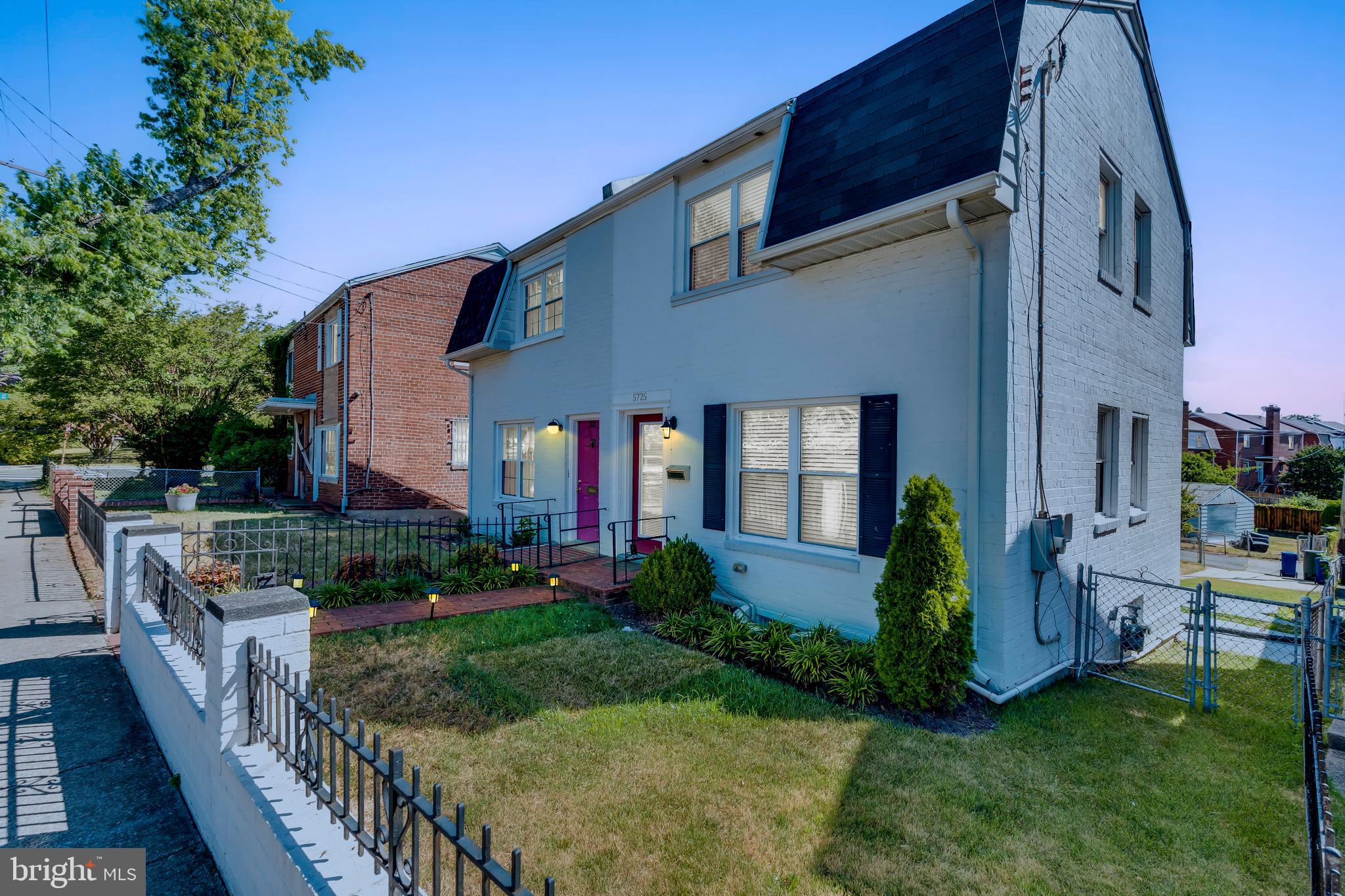 5725 2nd St Northeast  