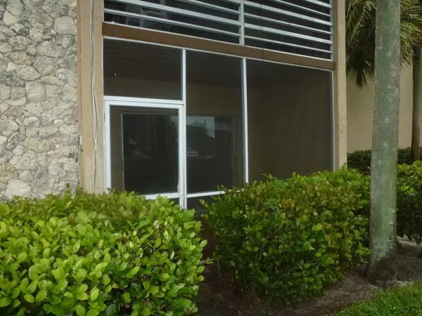 $249,000 | 120 Sparrow Drive, Unit 115, Royal Palm Beach, FL 33411