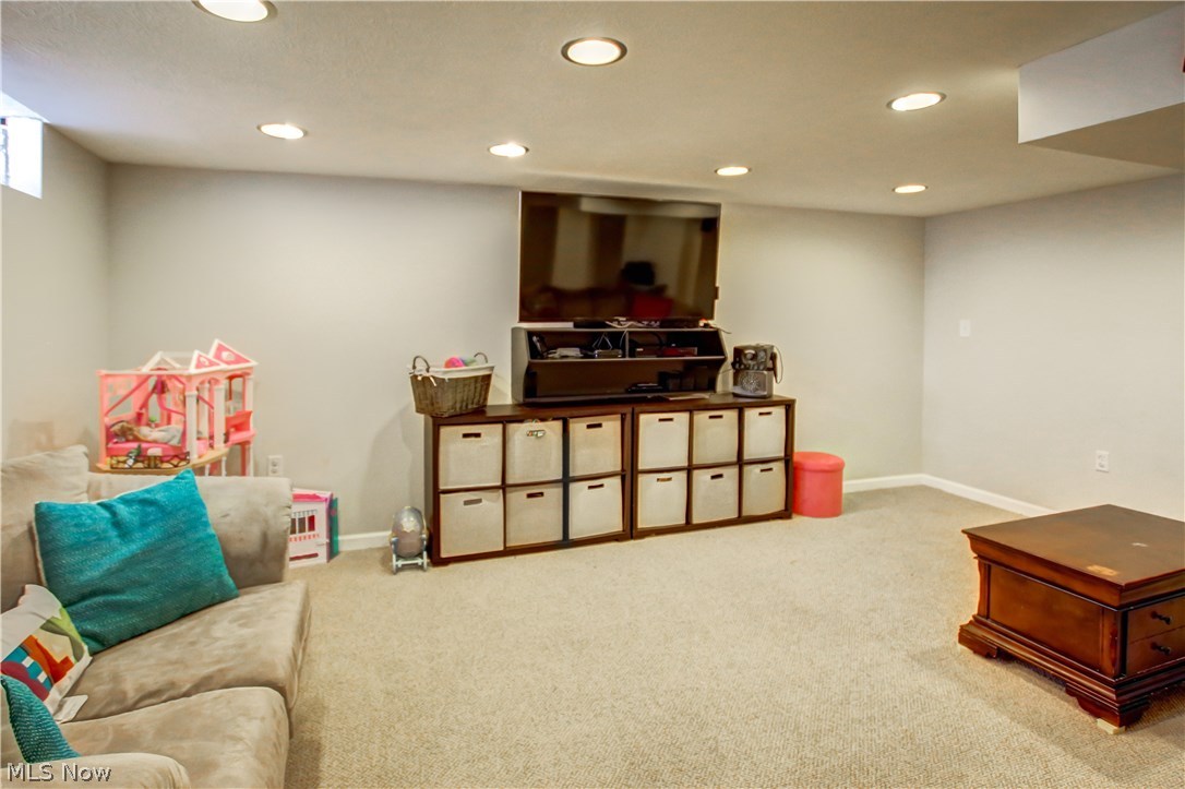 4326 Grannis Road Cleveland, OH 44126 - Photo 13 of 29 Gallery Image 13
