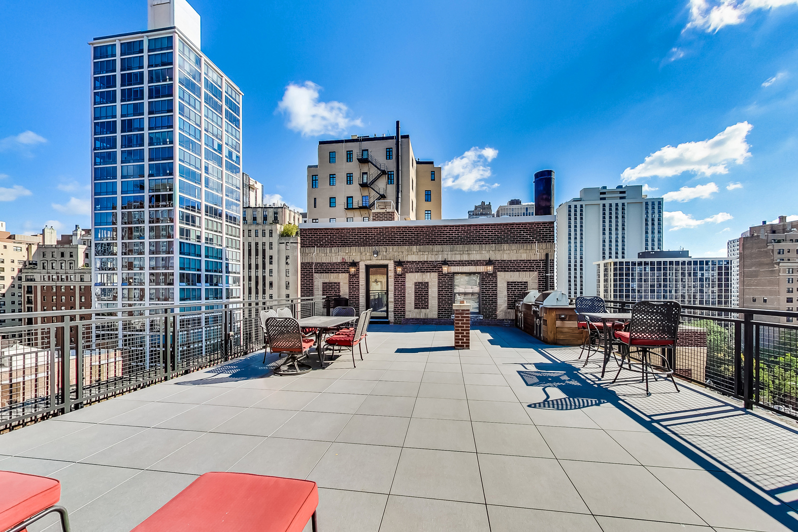 1255 North State Parkway, Unit 2E3E Chicago, IL 60610 - Photo 33 of 38 a view of roof with sitting area