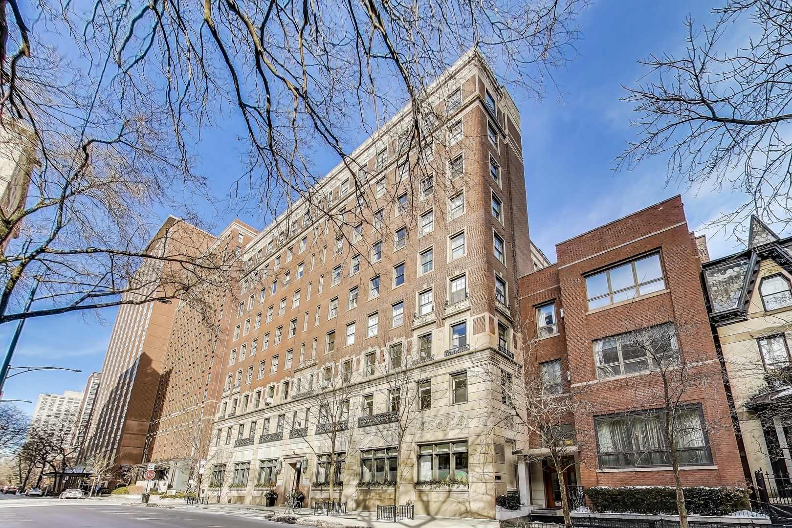 1255 North State Parkway, Unit 2E3E Chicago, IL 60610 - Photo 4 of 38 front view of a building