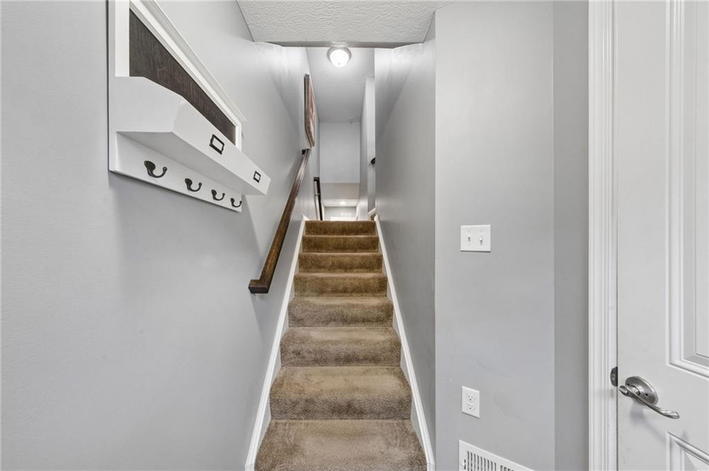 1803 Pointe View Drive Mars, PA 16046 - Photo 3 of 39