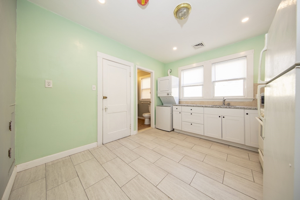 20 Priesing Street, Unit 2 Boston, MA 02130 - Photo 5 of 15