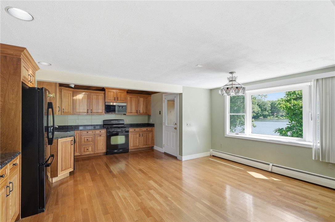 128 Grandview Avenue Lincoln, RI 02865 - Photo 6 of 48 Main Kitchen