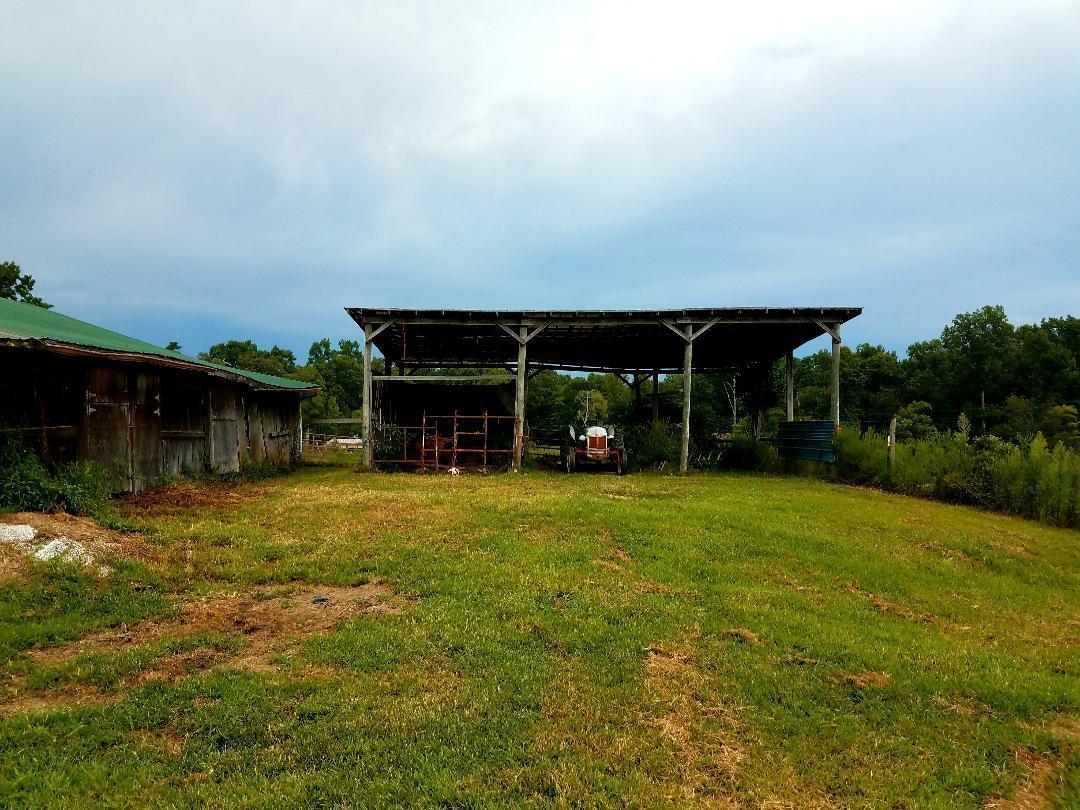 1899 Helenwood Loop Road Helenwood, TN 37755 - Photo 23 of 37 barn