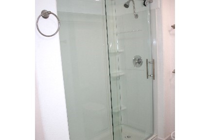 1350 Cabrillo Drive Hemet, CA 92543 - Photo 18 of 30 a bathroom with a shower