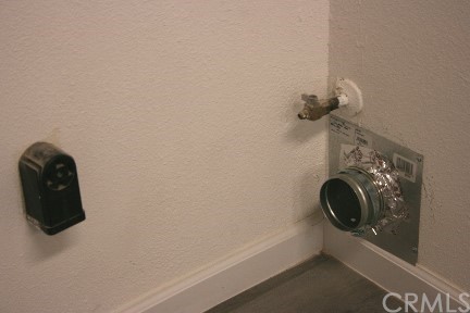 1350 Cabrillo Drive Hemet, CA 92543 - Photo 23 of 30 a bathroom with a sink and a vanity