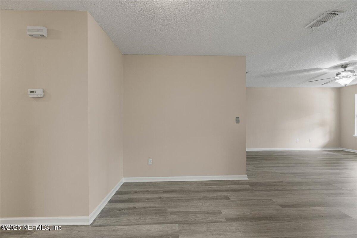 4527 Clairmont Road Jacksonville, FL 32207 - Photo 16 of 40 a view of an empty room