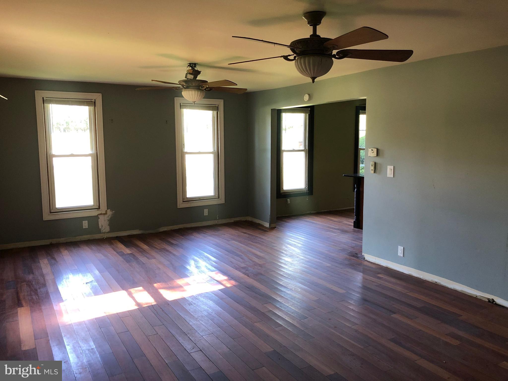 730 Fox Run Road Sewell, NJ 08080 - Photo 4 of 23 Living Room