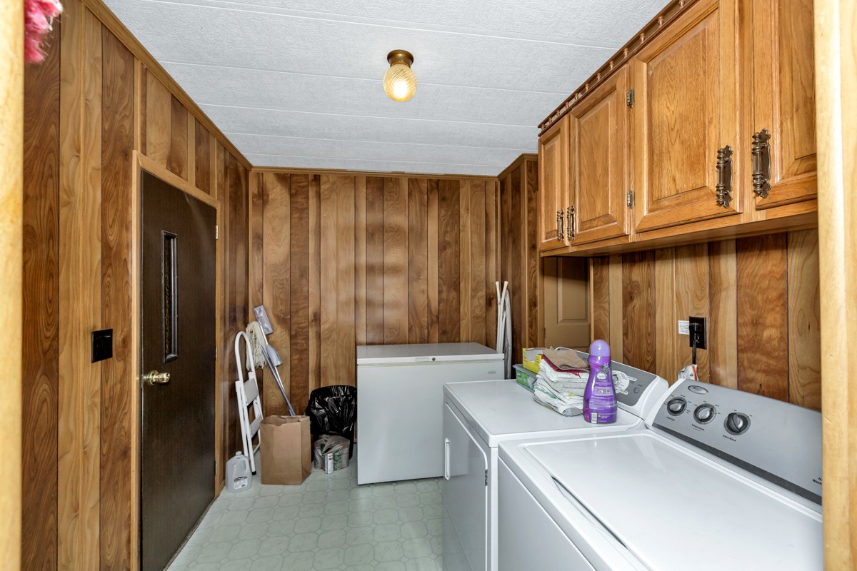 272 Jones Road Taft, TN 38488 - Photo 21 of 40 a view of storage room