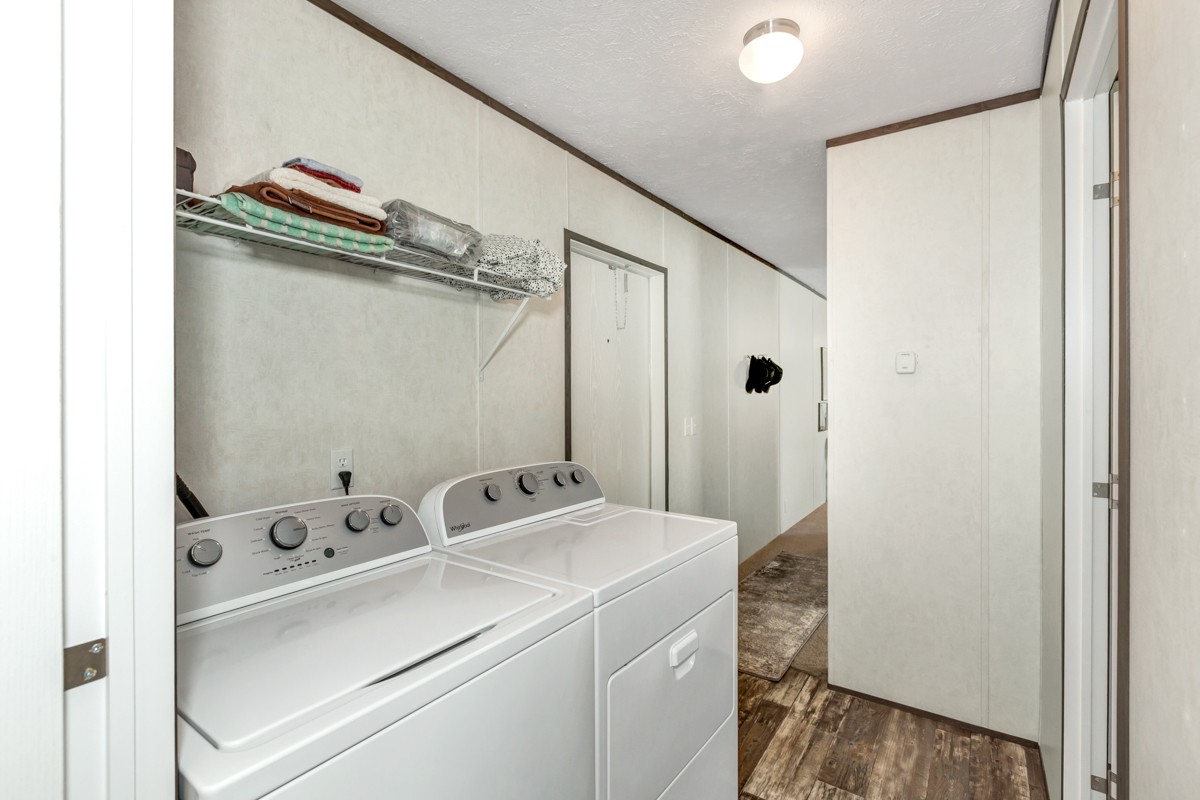 272 Jones Road Taft, TN 38488 - Photo 32 of 40 a utility room with dryer and washer