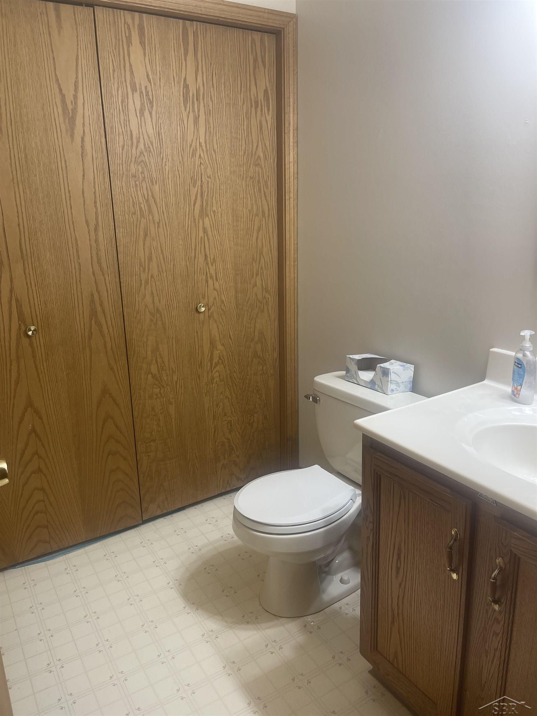 11279 Sarle Road Freeland, MI 48623 - Photo 7 of 23