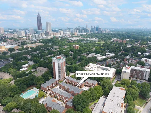 a picture of city view