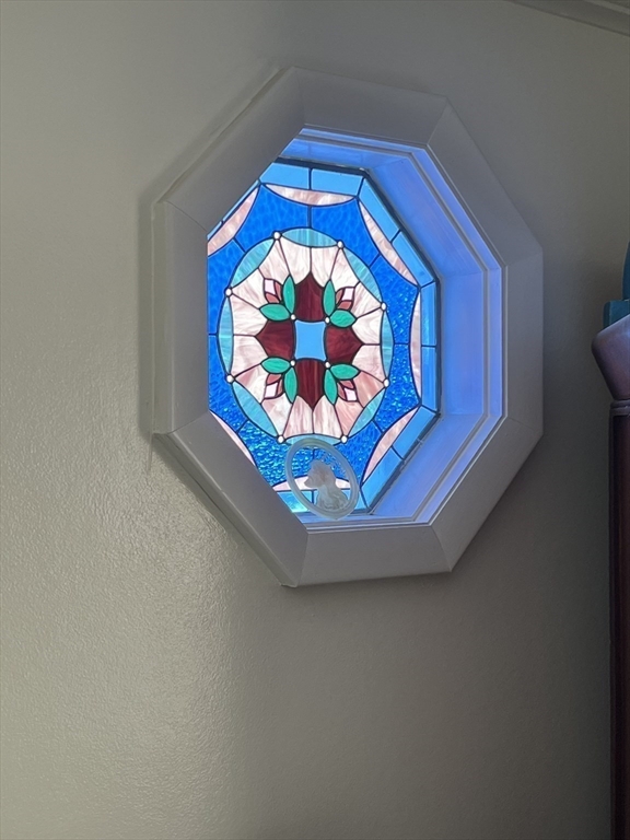 53 Wagon Hill Road Marlborough, MA 01752 - Photo 8 of 32 a view of staircase