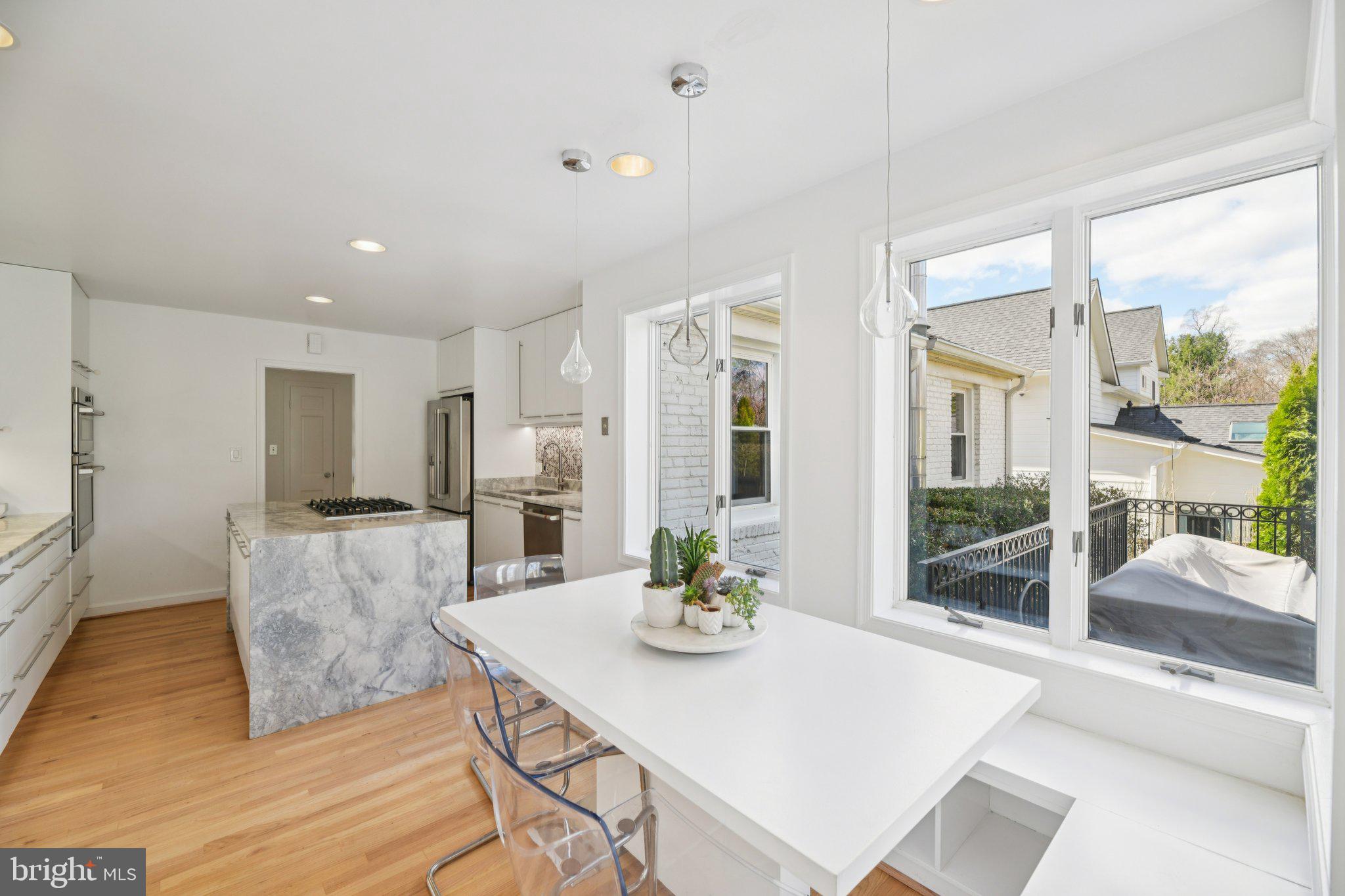5625 Lamar Road Bethesda, MD 20816 - Photo 14 of 58 Kitchen built in table space