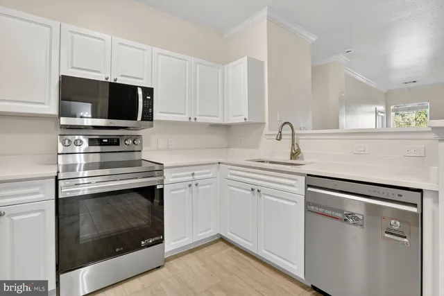 $399,900 | 3021 Nicosh Circle, Unit 1108, Falls Church, VA 22042