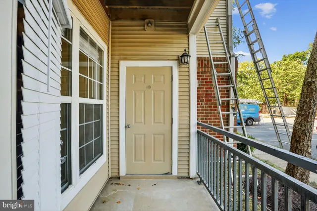 $399,900 | 3021 Nicosh Circle, Unit 1108, Falls Church, VA 22042