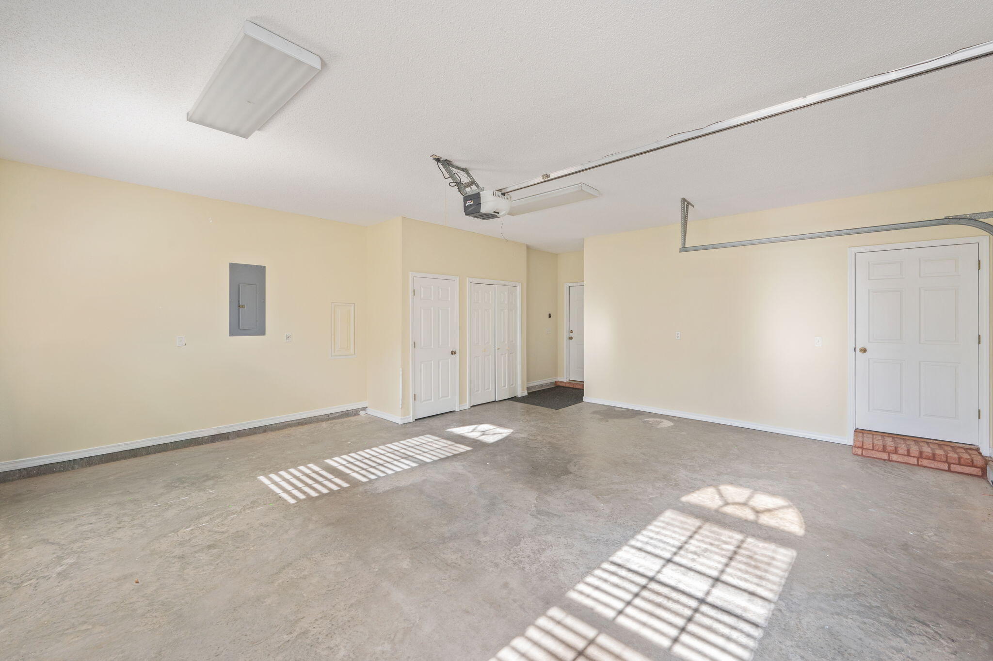 5552 Frontier Drive Crestview, FL 32536 - Photo 39 of 50 a view of a livingroom with a ceiling fan and window
