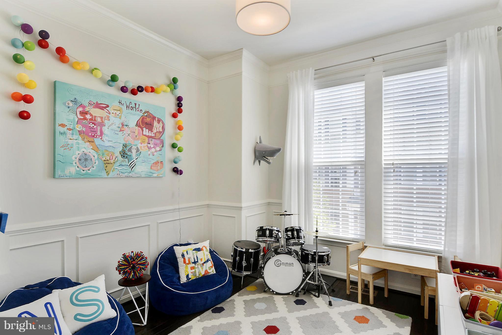 22652 Gray Falcon Square Ashburn, VA 20148 - Photo 15 of 28 Main Level Office (Currently Used as Playroom)