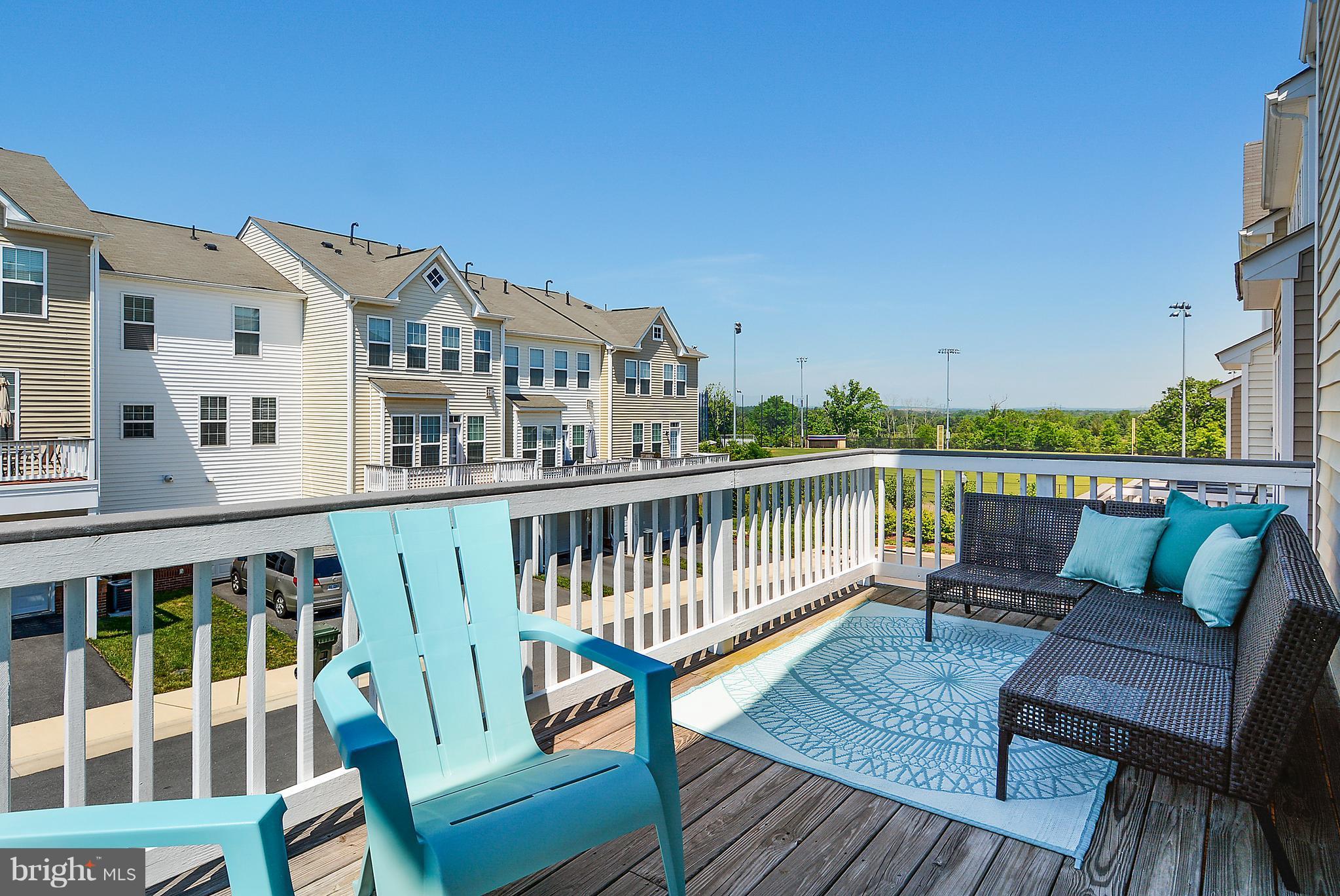 22652 Gray Falcon Square Ashburn, VA 20148 - Photo 24 of 28 Deck