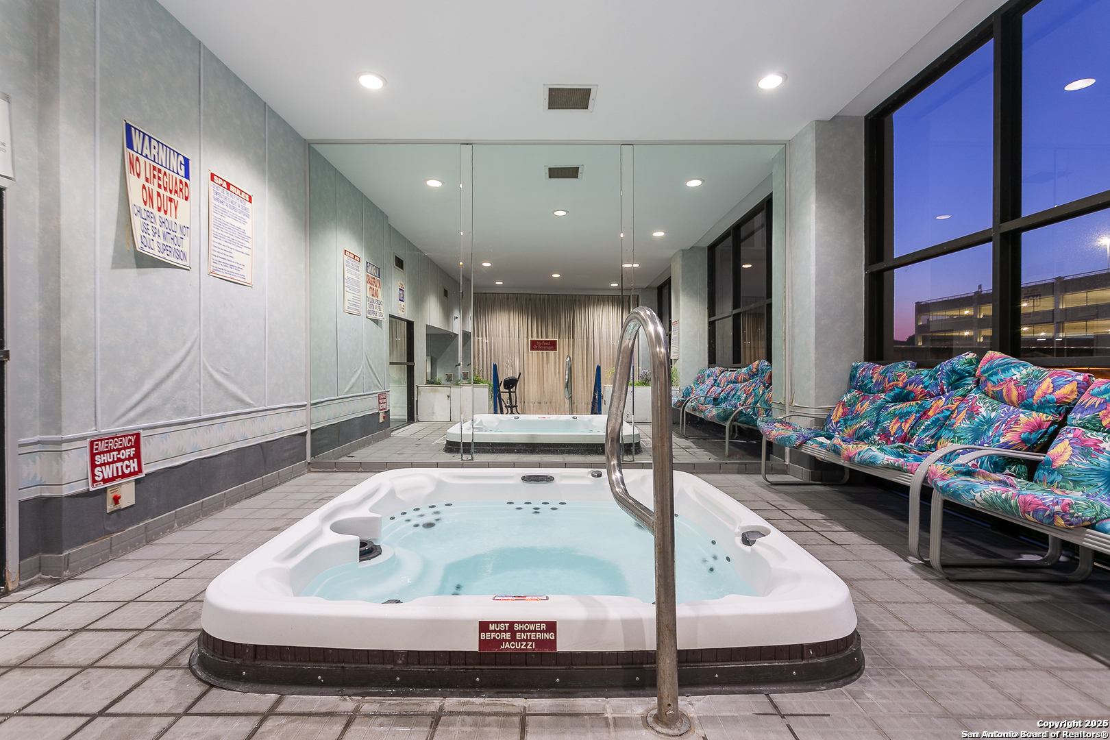 7701 Wurzbach Road, Unit 301 San Antonio, TX 78229 - Photo 15 of 42 a very nice looking room with a large window