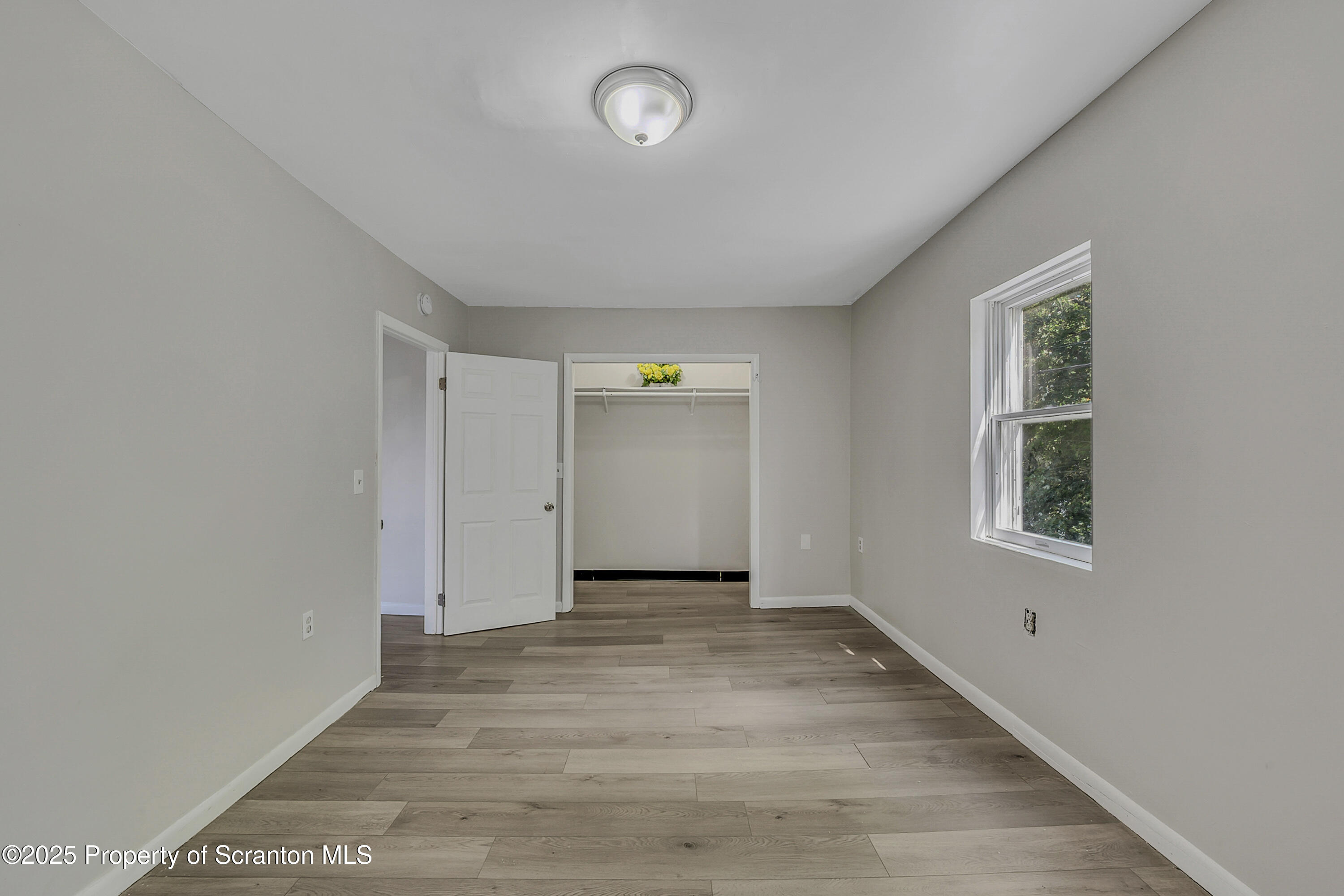 514 Stipp Court Scranton, PA 18510 - Photo 11 of 23 an empty room with windows