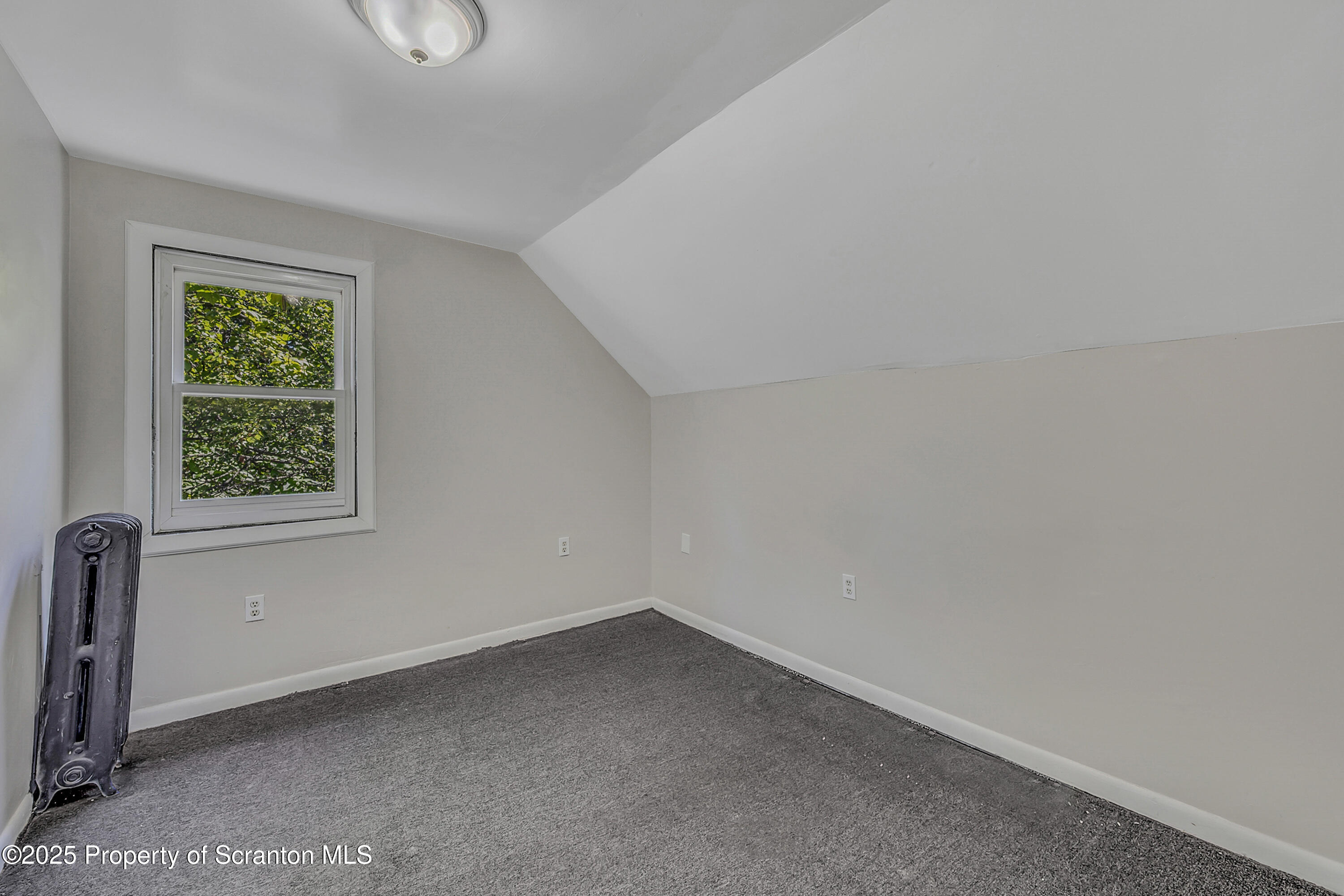 514 Stipp Court Scranton, PA 18510 - Photo 15 of 23 an empty room with a window