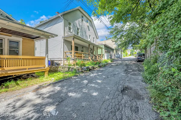 $1,400 | 514 Stipp Court, Scranton, PA 18510