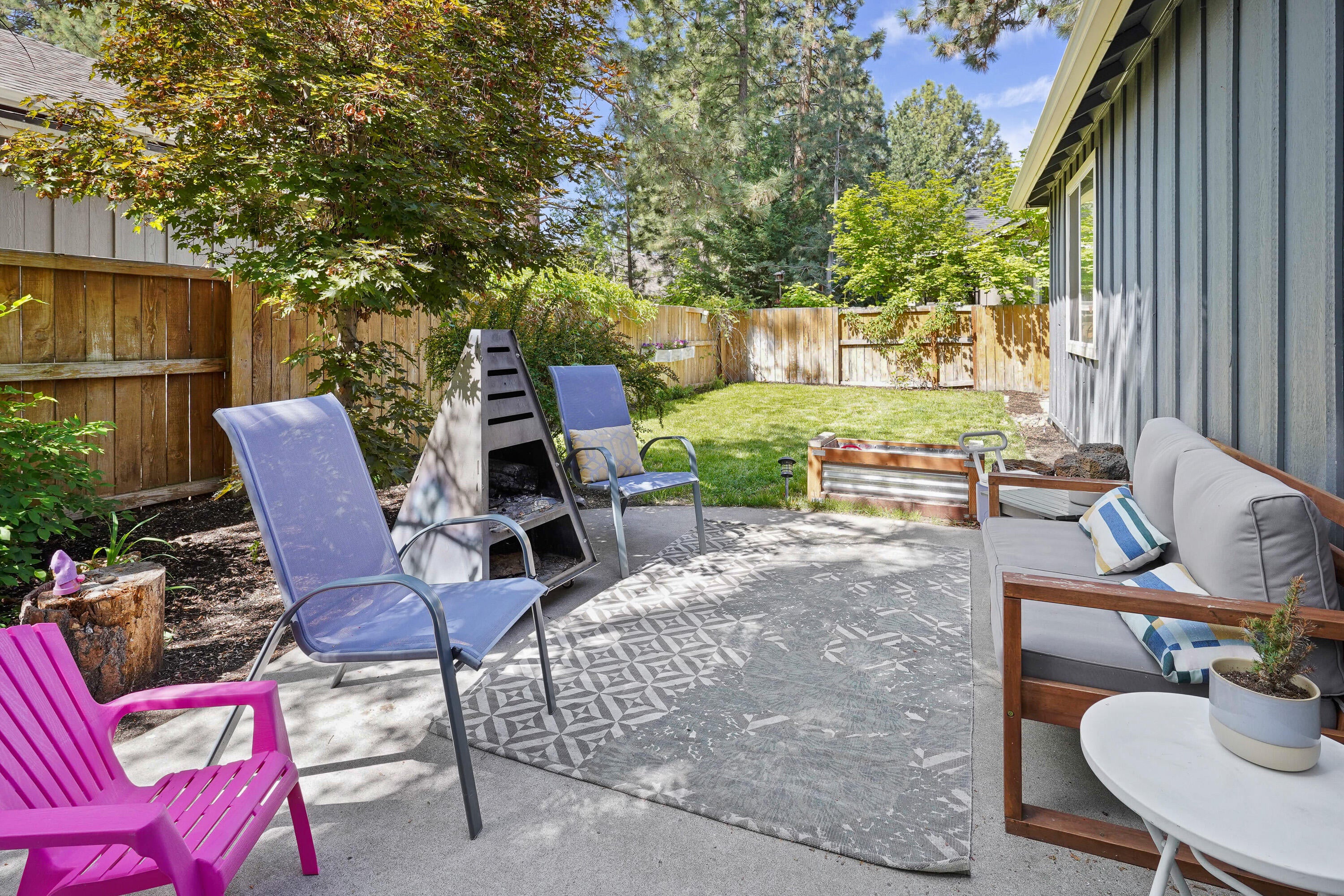19516 Fishhawk Loop Bend, OR 97702 - Photo 21 of 30 23 backyard