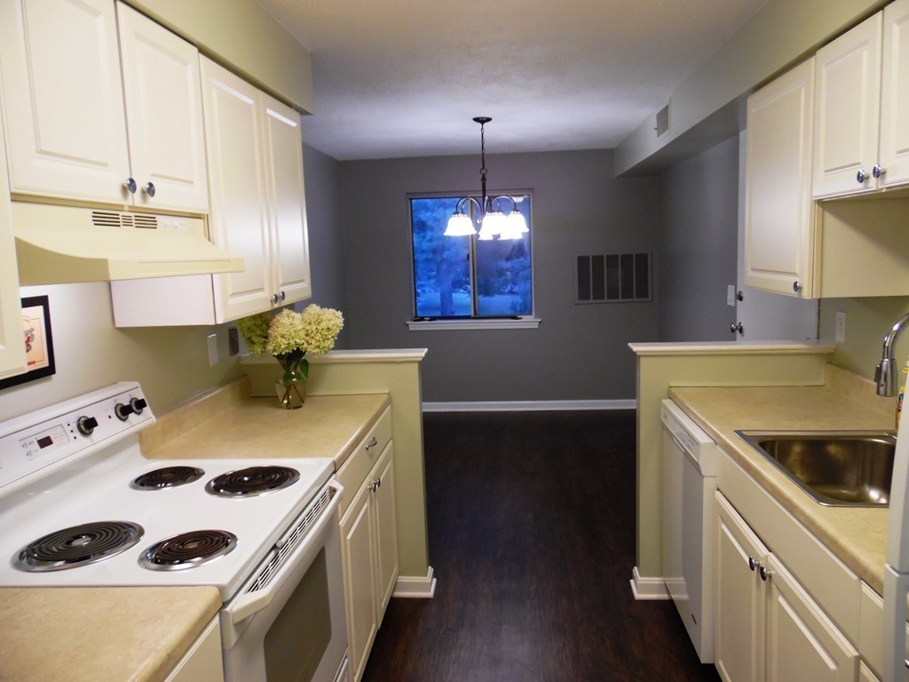 12 Beal's Cove Road, Unit J Hingham, MA 02043 - Photo 1 of 10 Gallery Image 1