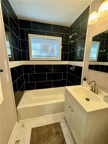 $264,900 | 4711 East 43rd Street, Kansas City, MO 64130