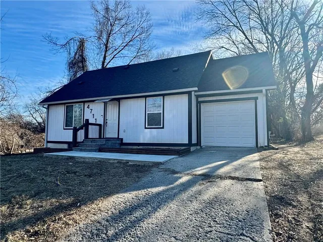 $264,900 | 4711 East 43rd Street, Kansas City, MO 64130