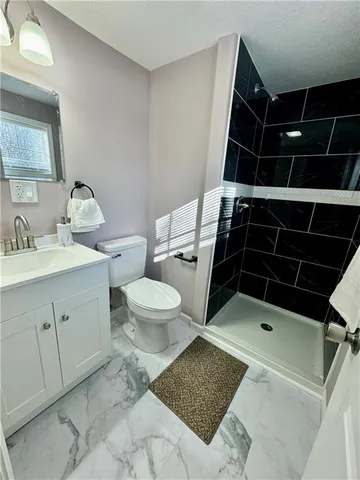 $264,900 | 4711 East 43rd Street, Kansas City, MO 64130