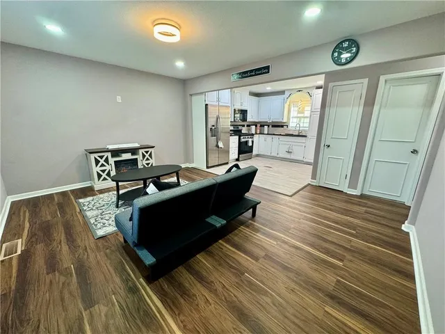 $264,900 | 4711 East 43rd Street, Kansas City, MO 64130