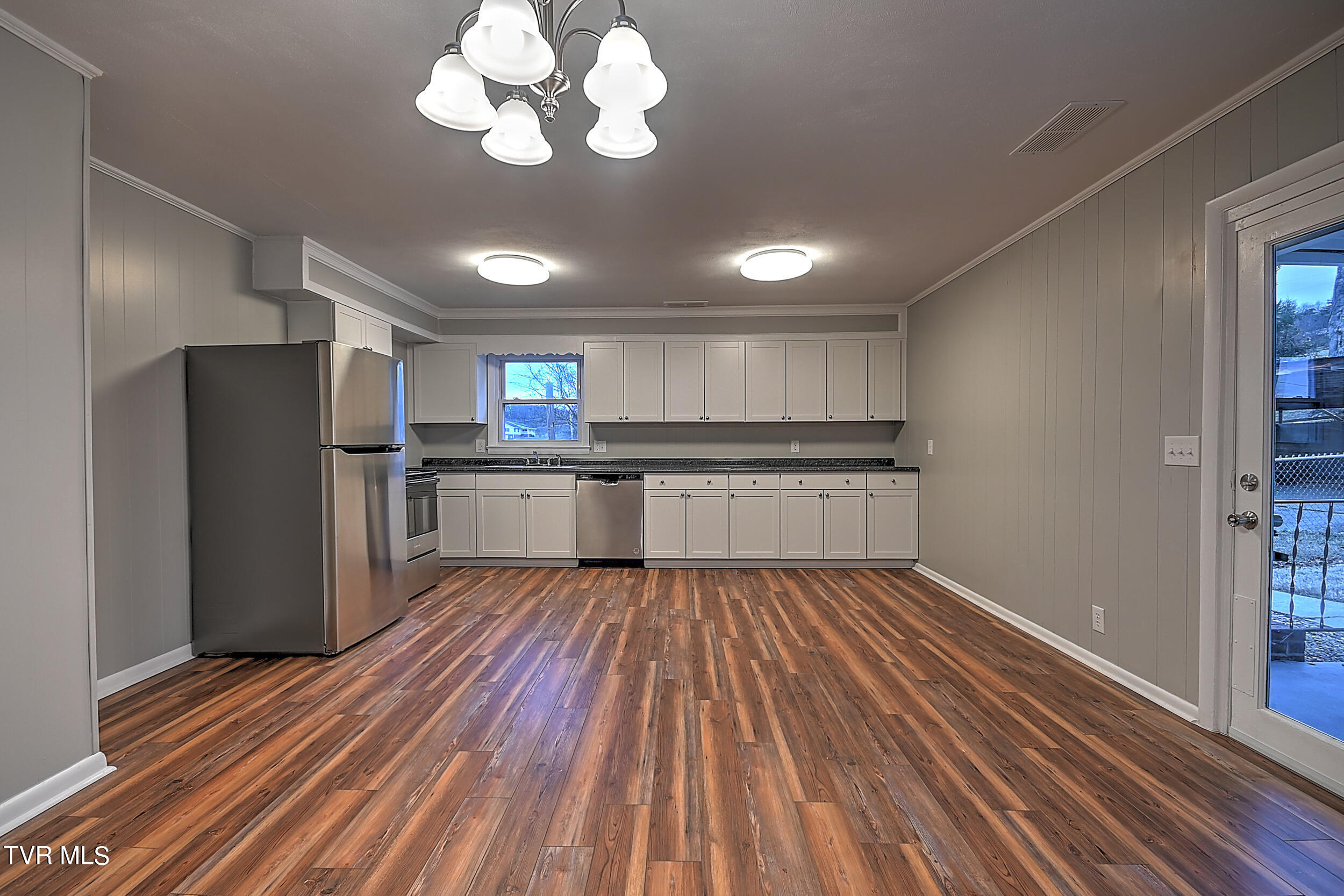 880 Warrensburg Road Greeneville, TN 37743 - Photo 5 of 80 880 Warrensburg-20