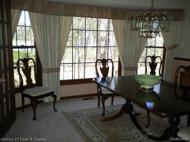 1198 Greenleaf Drive Rochester, MI 48309 - Photo 17 of 25 Dining Room 2.jpg