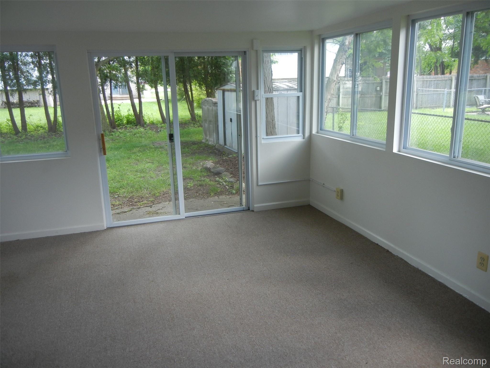 23960 Rockingham Street Southfield, MI 48033 - Photo 35 of 42 Spacious Florida Room