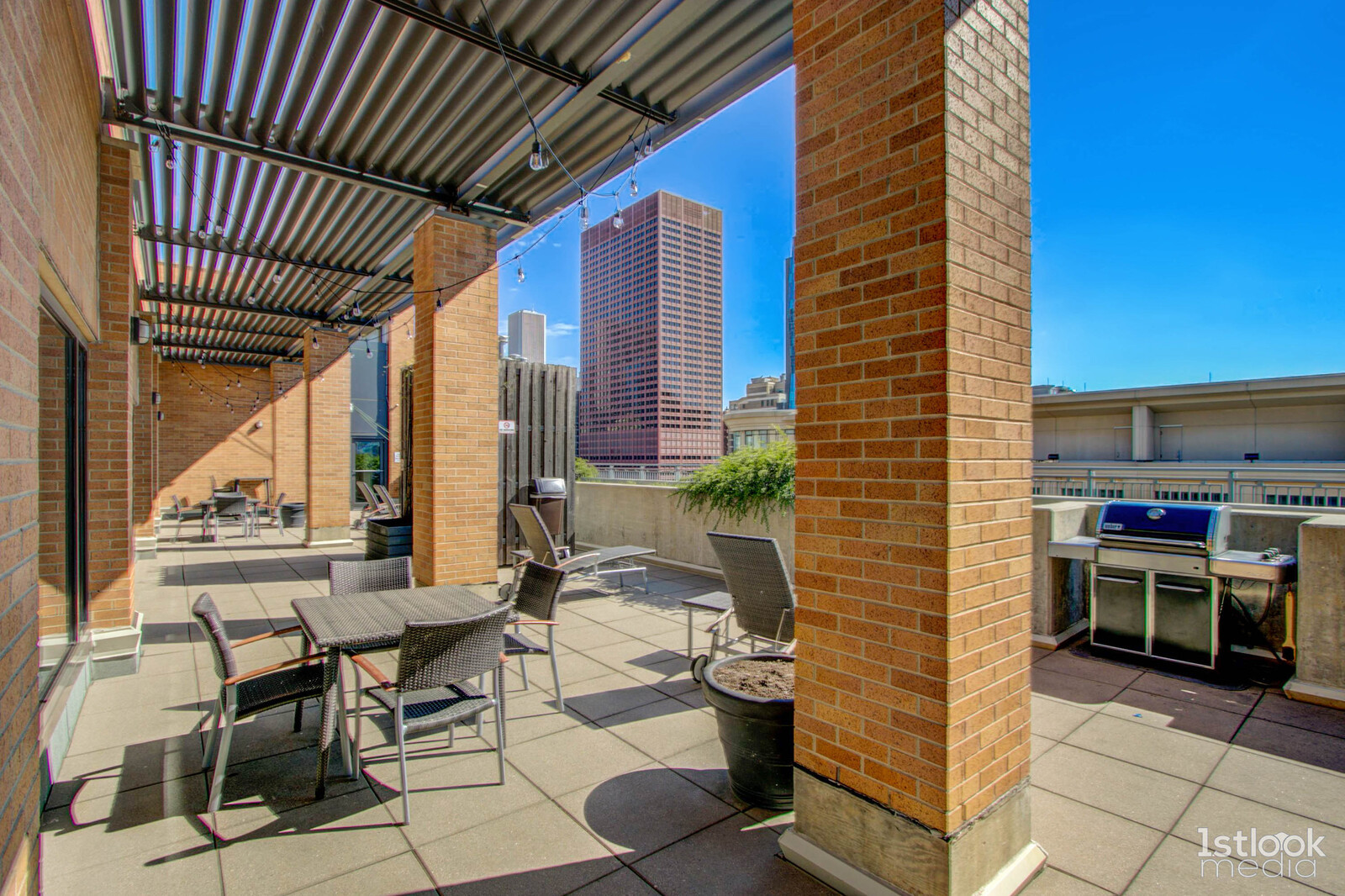 520 South State Street, Unit 1103 Chicago, IL 60605 - Photo 31 of 43 a view of outdoor seating