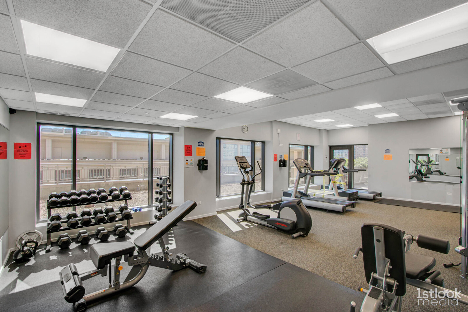 520 South State Street, Unit 1103 Chicago, IL 60605 - Photo 33 of 43 a view of a room with gym equipment