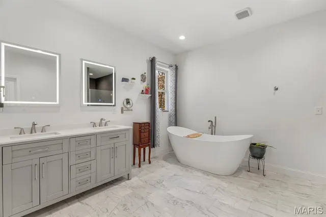 $560,000 | 1903 Glenn Court, Lake Sherwood, MO 63357