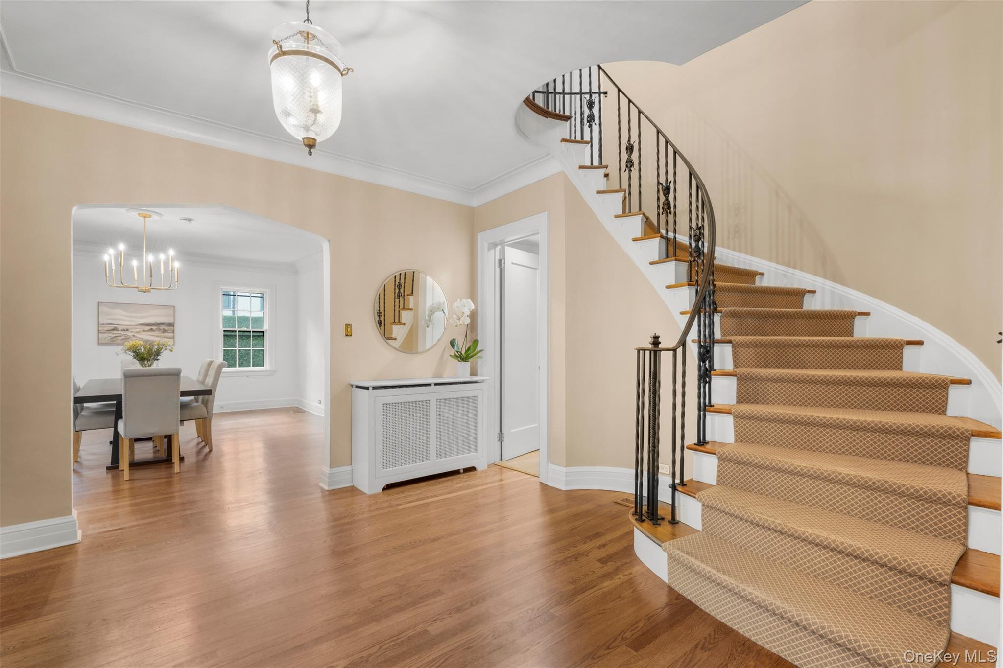 260 Overlook Road New Rochelle, NY 10804 - Photo 5 of 48 Foyer with view into spacious dining room