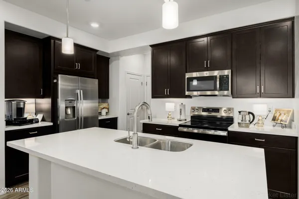 $485,000 | 1917 East Hampton Lane, Unit 104, Gilbert, AZ 85295