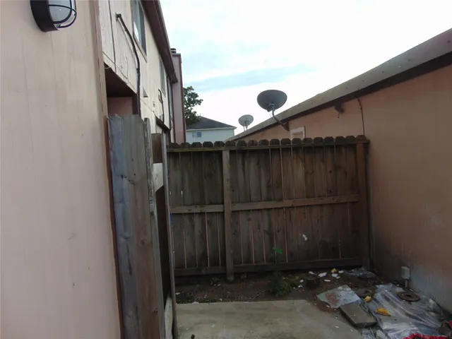 $139,900 | 12300 Brookglade Circle, Unit 74, Houston, TX 77099