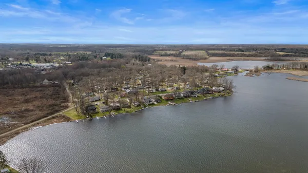 $173,500 | 2394 Forrest Drive, Hillsdale, MI 49242