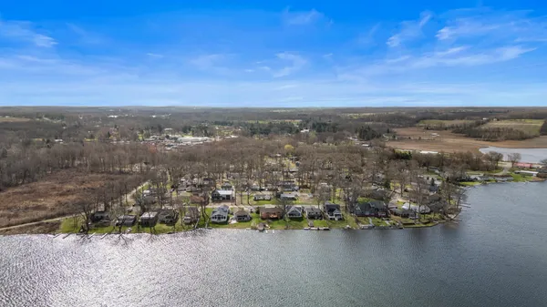 $173,500 | 2394 Forrest Drive, Hillsdale, MI 49242