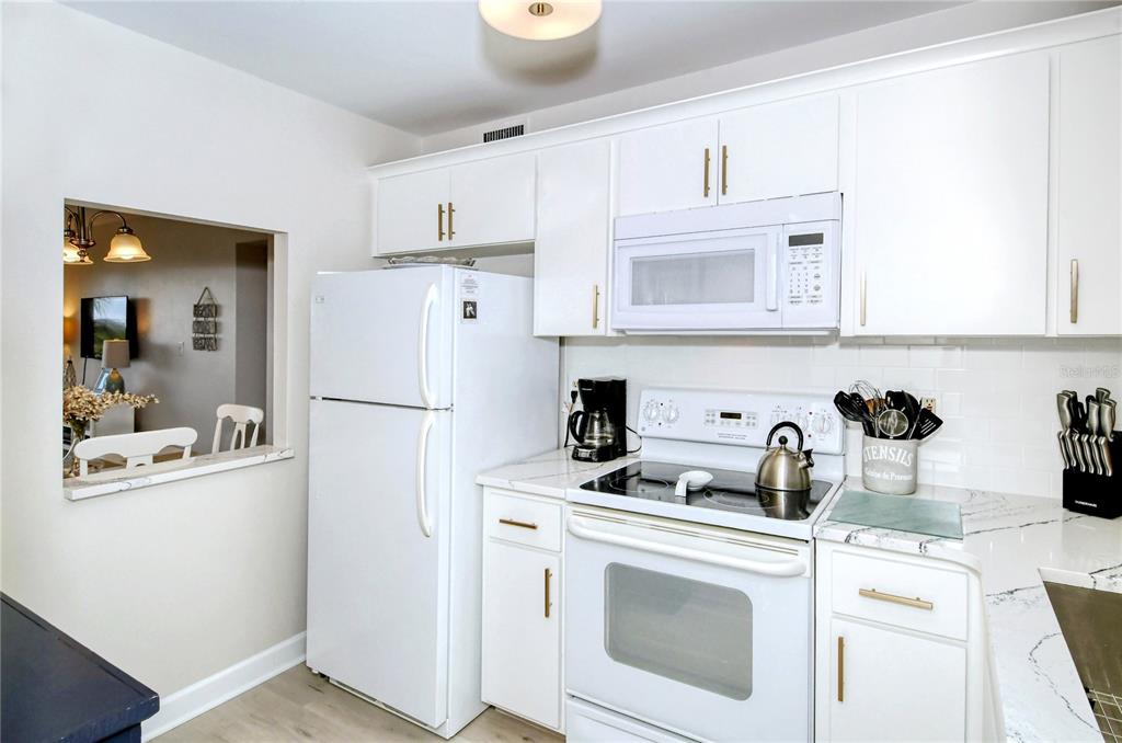 925 Beach Road, Unit 310 Sarasota, FL 34242 - Photo 13 of 18