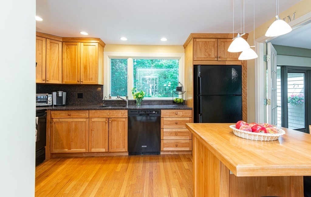 34 Newbury Road Ipswich, MA 01938 - Photo 6 of 42 Gallery Image 6