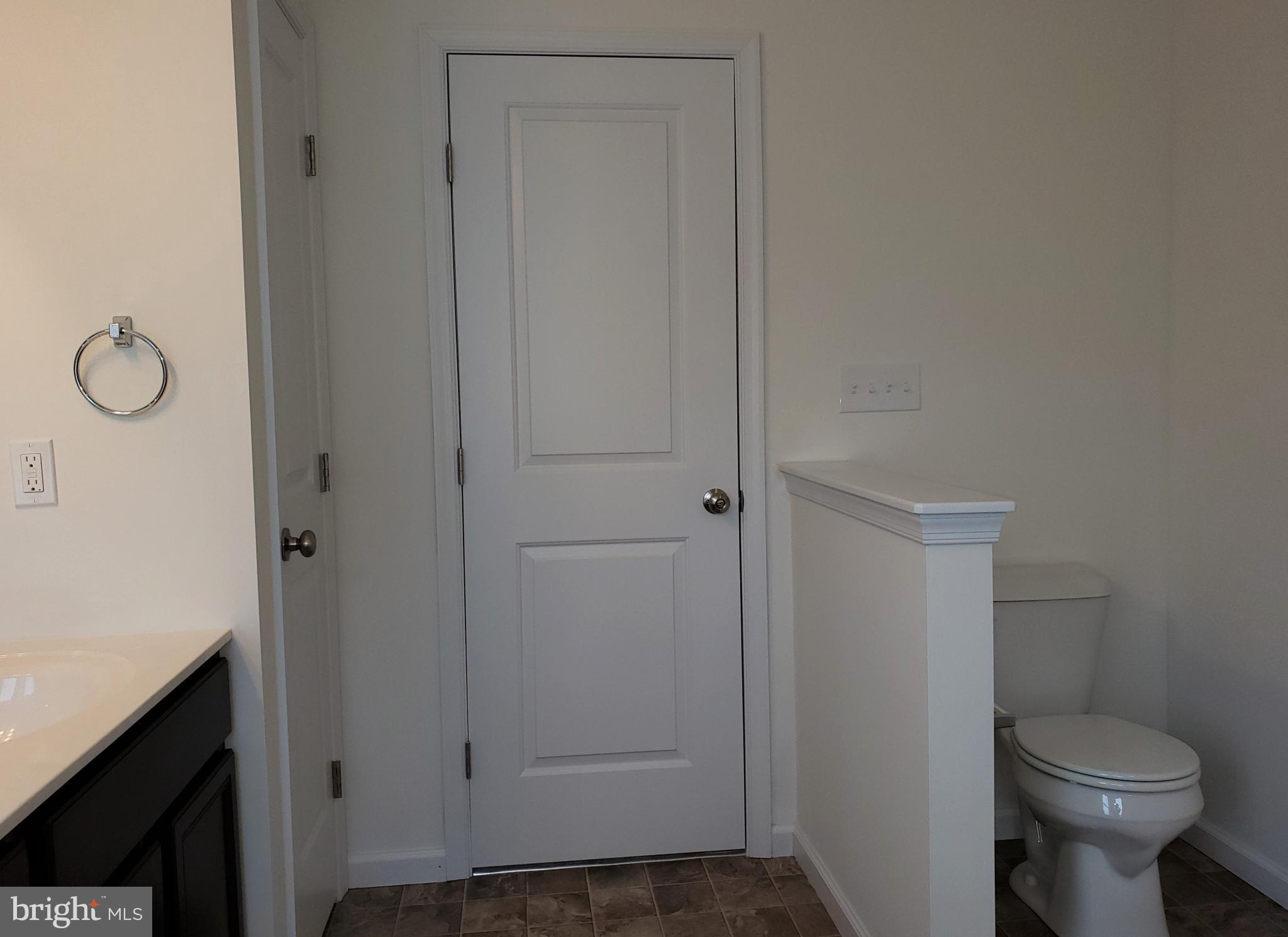 45 Fox Run Road Hanover, PA 17331 - Photo 13 of 18 Owner's Bath